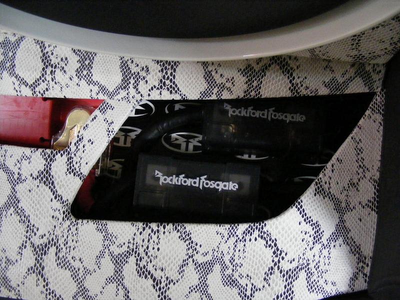 Daihatsu_Rockford_Fosgate13.JPG