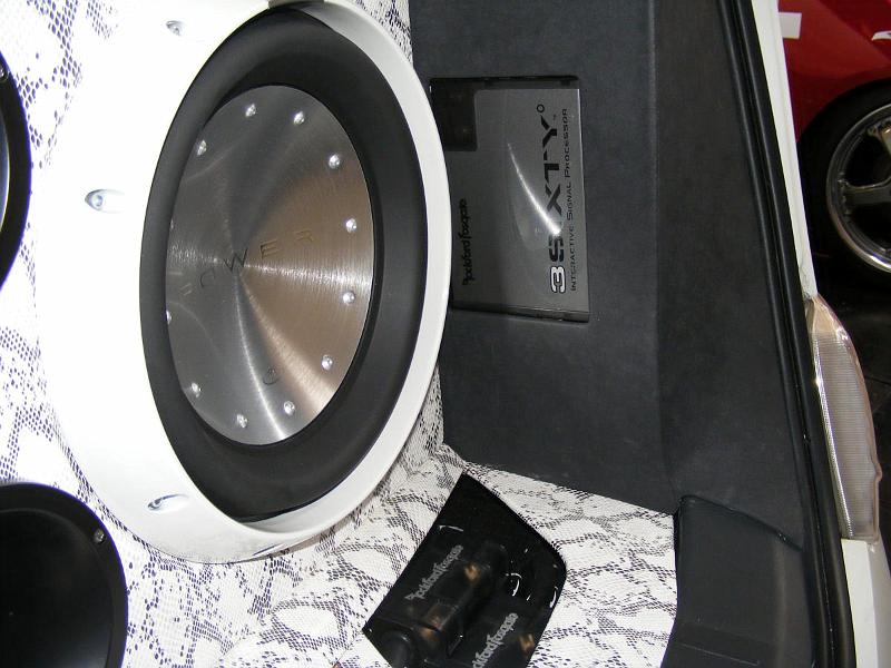 Daihatsu_Rockford_Fosgate17.JPG