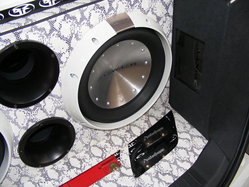 Daihatsu_Rockford_Fosgate18.JPG