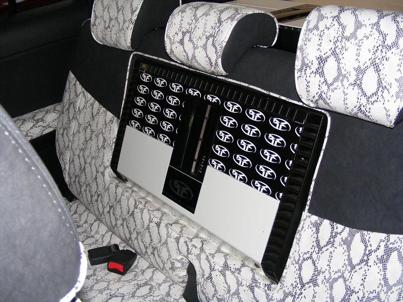Daihatsu_Rockford_Fosgate24.JPG